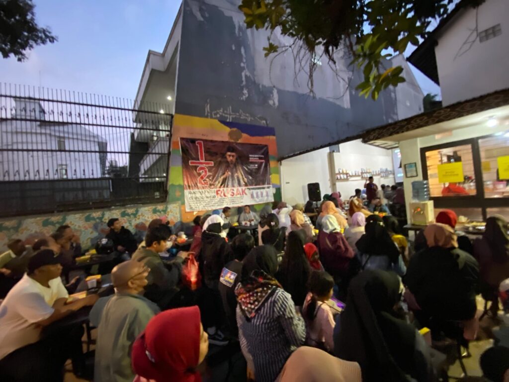 Pertemuan Furqan AMC bersama Wali Murid yang ditahan ijazahnya. (Istimewa)