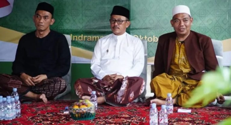 Potret Wabup Syaefudin dalam acara Hari Santri Nasional di Alun- Alun Indramayu, 22/10/2025 (Ist).