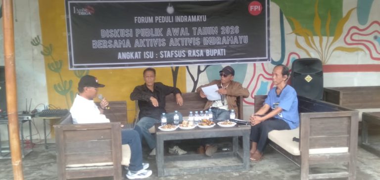 Potret diskusi publik soroti stafsus Bupati Indramayu, Cafe Samalona (Ist).