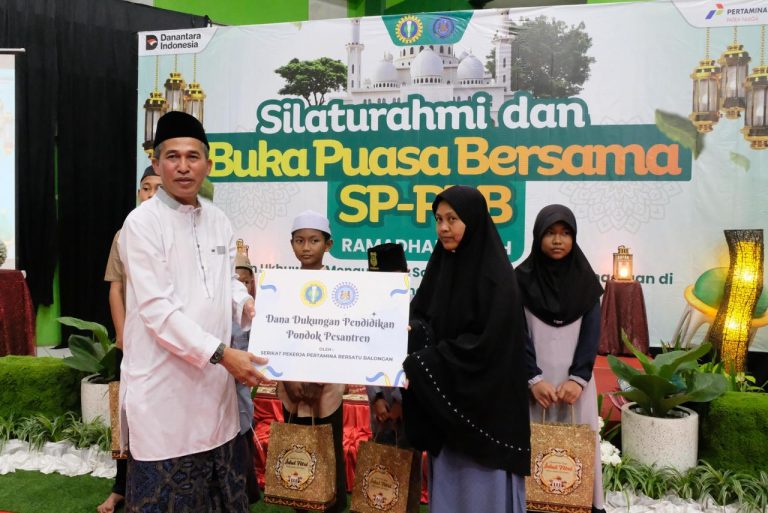 Potret SP–PBB berikan dana dukungan pendidikan pondok pesantren. (ist)
