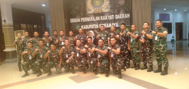 Potret Rombongan KKL Pasis Dikreg LKVII SESKOAD lakukan Kunker ke DPRD Indramayu. (ist)