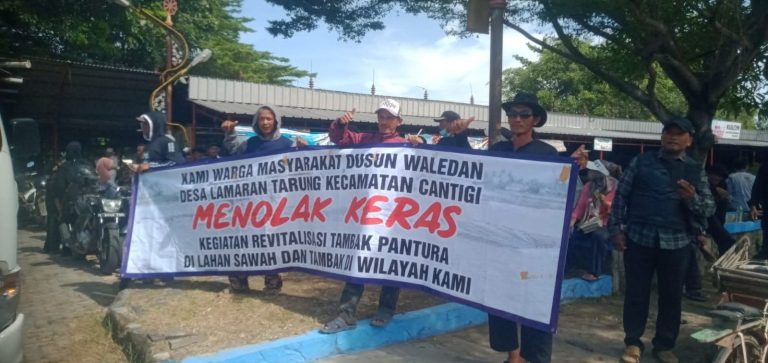 Potret KOMPi jilid 2 Aksi demo ribuan massa menuju Pendopo. (ist)