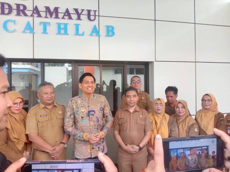 Potret Lucky Hakim hadiri acara Screening ora Operasi Katarak di RSUD Indramayu. (ist)