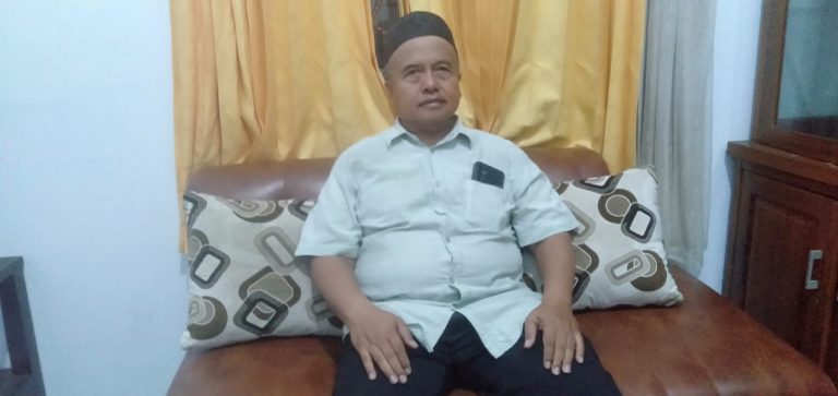 Potret Juru tulis desa Pawidean, Taufik Kurohman. (ist)