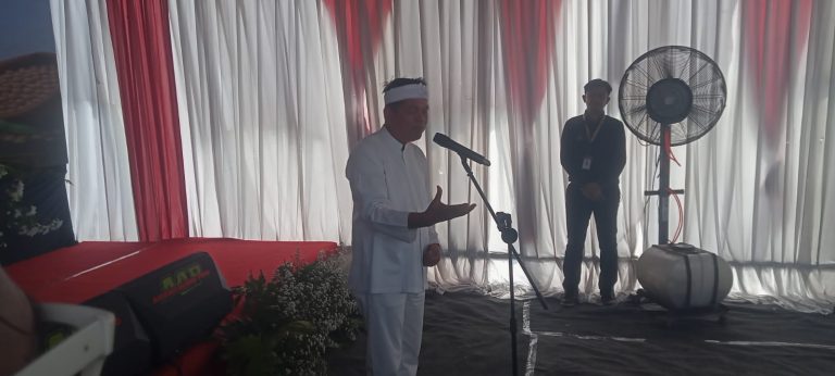 Potret Gubernur Jabar, H. Dedi Mulyadi saat hadiri penanaman kedelai 210 hektar di Indramayu. (ist)